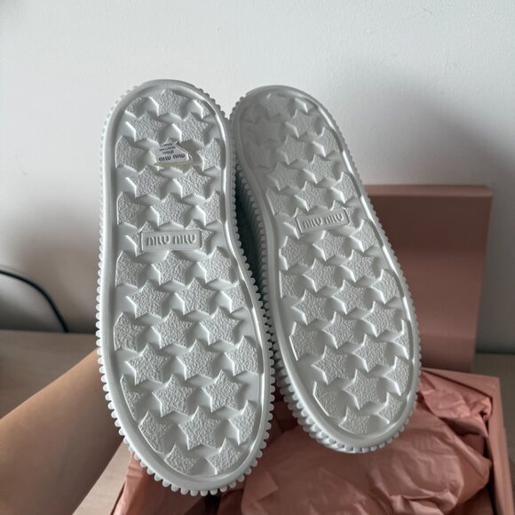 NWT Miu Miu Low Top Sneakers White Shearling Lace Up Sz 35.5 - Picture 10 of 11